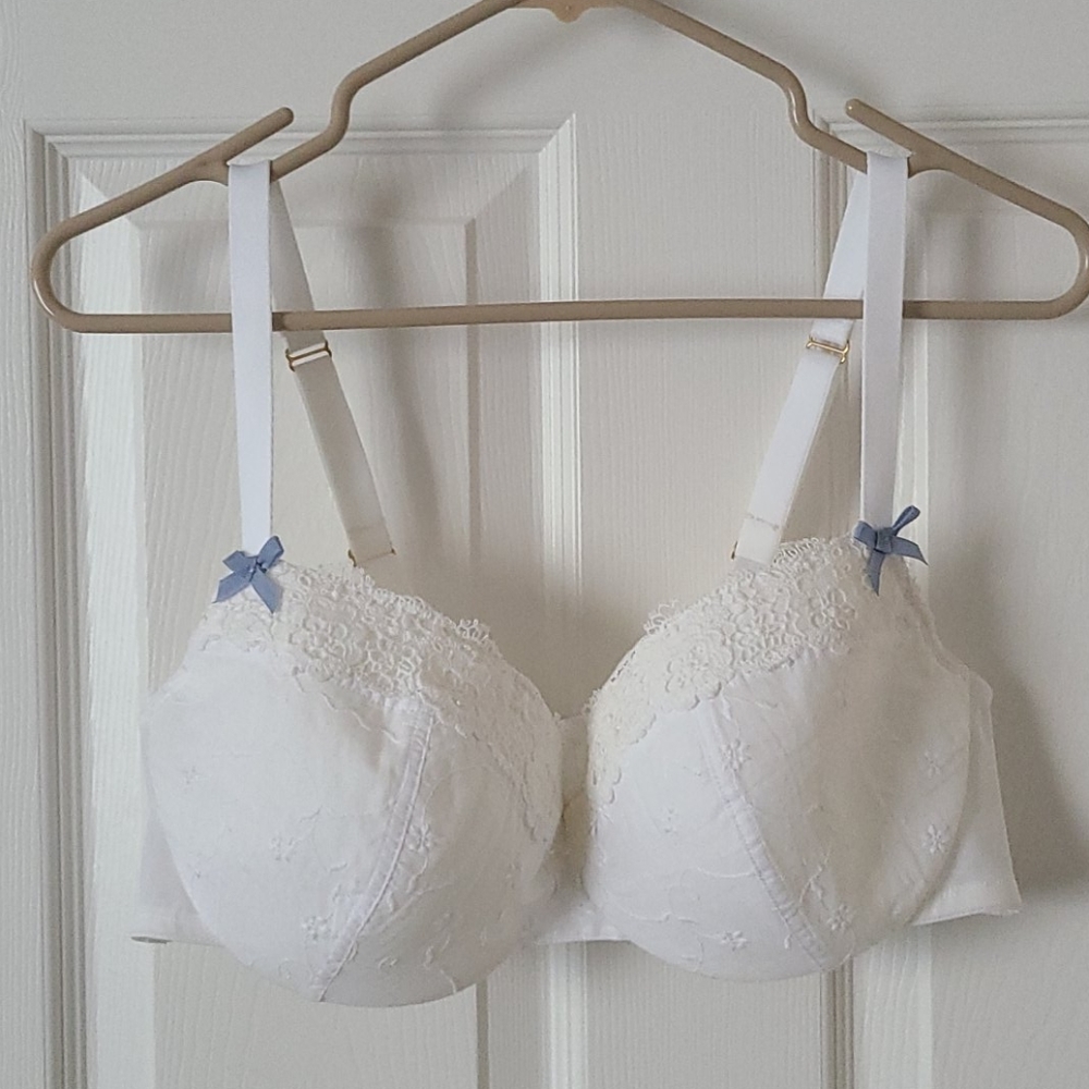 Cacique eyelet detail full coverage bra